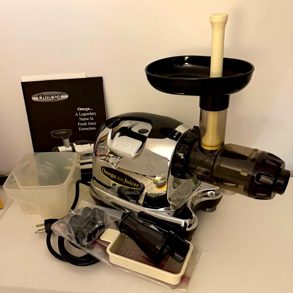 Omega Juicer 8006 - Excellent condition